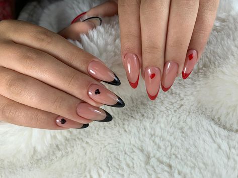 Black French Tip Nails Almond With Red Heart, Nails Las Vegas Style, Vegas Almond Nails, Deck Of Cards Acrylic Nails, Halloween Nails Queen Of Hearts, Queen Of Hearts Inspired Nails, Ace Of Spades Nail Design, Deck Of Cards Nail Design, Ace Nails Designs