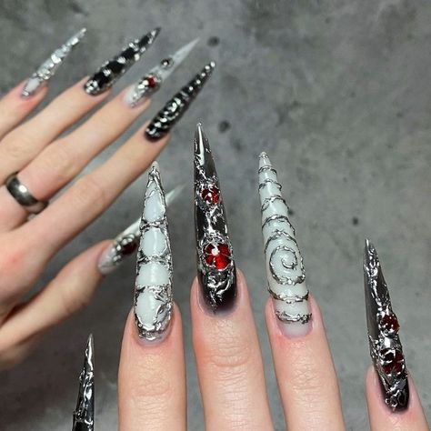 Rave Nails, Maroon Nails, Punk Nails, Gothic Nails, Diy Acrylic Nails, Goth Nails, Grunge Nails, Glow Nails, Dark Nails