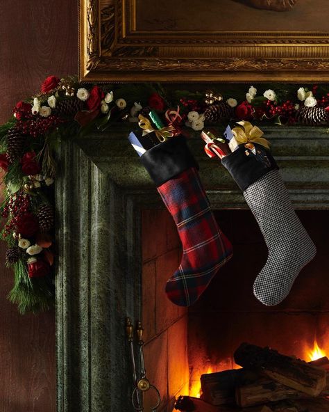 Ralph Lauren on Instagram: “In classic patterns, @RalphLaurenHome stockings bring a warm, traditional spirit to the holiday mantle. . See more festive décor ideas at…” Christmas Rooms, Ralph Lauren Christmas, Christmas Mantles, Moody Christmas, Tartan Plaid Christmas, Holiday Mantle, Tartan Christmas, Christmas Decor Inspiration, Country Christmas Decorations