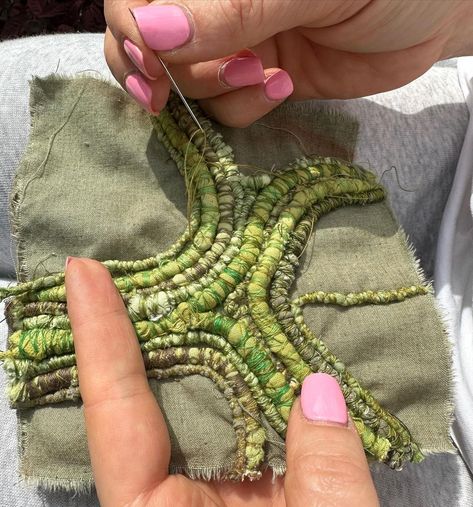 Julia Wright (@julia_._wright) • Instagram photos and videos Nature Inspired Textiles, Couching Embroidery Design, Nature Crochet, Natural Forms Textiles, Julia Wright Textiles, Textile Insects, Moss Textile Art, Art Fibres Textiles, Fine Art Textiles