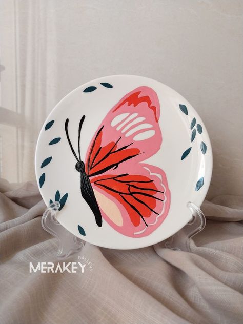 Butterfly Plates Ceramic, Butterfly Ceramic Painting, Butterfly Pottery Painting, Butterfly Pottery Painting Ideas, Ceramics Butterfly, Kulhad Painting, Scrafito Ceramics, Butterfly Ceramics, Butterfly Pottery