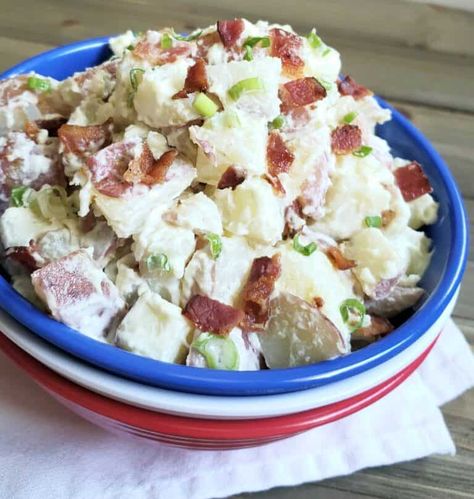 Potato Salad With Sour Cream, Salad With Sour Cream, Red Skin Potato Salad, Red Potato Salad Recipe, Potato Salad With Bacon, Loaded Potato Salad, Salad Bacon, Potato Chip Flavors, Potato Salad Mustard