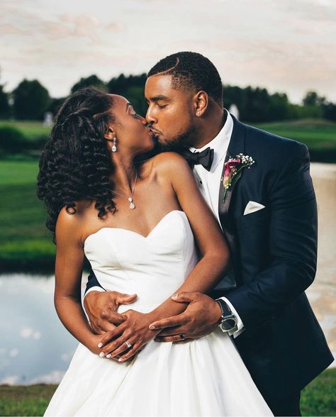 6,506 Followers, 88 Following, 689 Posts - See Instagram photos and videos from Souls Reconnected (@souls.reconnected) Black People Weddings, Black Marriage, African American Weddings, Black Bridal, Black Love Couples, Black Bride, Wedding Photography Tips, Wedding Photos Poses, American Wedding