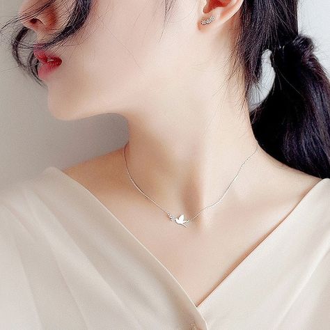 925 Sterling Silver Swallow Necklace. 🔥Up to 80% Off + Extra discounts now! Express and Same Day Delivery Option🚀. Shop now at https://www.tiara.com.sg/collections/luxe-necklace/products/luxe3029 Tiara.com.sg Swallow Necklace, Dove Necklace, Womens Silver Jewelry, Unique Silver Rings, Necklace Chain Types, Picture Necklace, Long Chain Necklace, Girly Jewelry, Jewelry Wedding