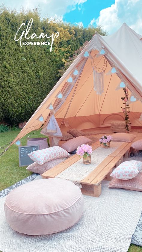 Garden Party Pallet Picnic #picnicideas #gardenparty #aesthetic #summerideas #henpartyideas #bridalshower #bridalshowerideas #belltentpicnic #luxurypicnics #luxurypicnic #powderpink #pinkpicnic #pinkroses #tablescape #heartbunting Tent Birthday Party Outdoor Pink, Hen Party Garden Party, Backyard Hens Party, Tent Garden Party, Luxury Picnic Ideas, Boho Glamping, Pallet Picnic, Summer Sleepover, Glamping Birthday Party