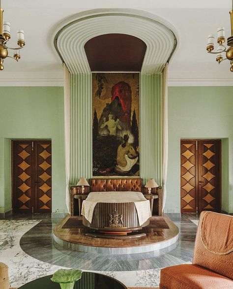 Arte Art Deco, New Palace, Art Deco Bedroom, Art Deco Interior Design, Marble Columns, Deco Bedroom, Art Deco Movement, Art Deco Buildings, Green Walls