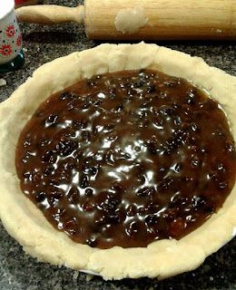 Raisin Pie....AN OLD FASHIONED FAVORITE Raisin Pie Filling Recipe, Raisin Pie Recipe Easy, Old Fashioned Raisin Pie Recipe, Raisin Pie Recipe, Sandwich Ring, Fruit Deserts, Raisin Pie, Raisin Recipes, Cabbage Steaks