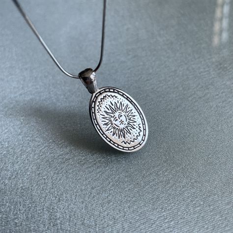 Radiate summer vibes with our Dainty Silver Sun Necklace, a perfect accessory that encapsulates the spirit of the season. Men Necklace Gold, Necklace Snake Chain, Minimalist Necklaces, Sunburst Necklace, Necklace Snake, Sun Necklace, Necklace Men, Mens Fashion Urban, Summer Necklace