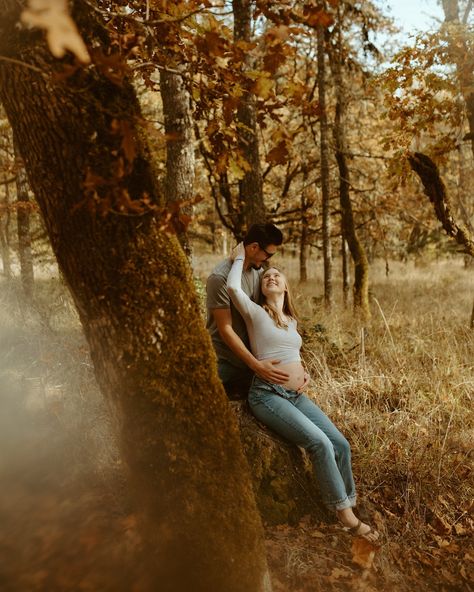 I just love maternity sessions. I so wish I had more of them. There’s something so beautiful about capturing a woman creating life🍂 more coming soon • • • • • • • • • • Keywords : pregnant mom in fall, fall leaves and baby bump, two young lovers, first time parents #maternity #maternityphotography #maternityphotoshoot #baby #momtobe #oregonmom #oregonmoms #oregonphotographer #oregonphotography #oregonphotographers #oregonphotoshoot #photography #babybumps #babybumplove #portlandoregon #por... Pregnant Photos, 2025 Prayer, Detail Photography, Oregon Photography, Maternity Street Style, Baby Fall, Fall Photography, First Time Parents, Mom Era