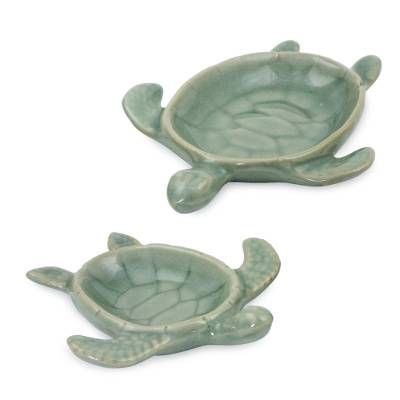 Ceramic Abstract, Celadon Ceramics, Glazed Ceramics, Ceramic Turtle, Ocean Turtle, Ceramic Workshop, Ceramics Ideas, Pinch Pots, Vide Poche