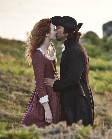 Aidan Turner as Ross Poldark and Eleanor Tomlinson as Demelza Poldark. Ross Poldark Demelza, Eleanor Tomlinson Poldark, Poldark 2015, Poldark Series, Demelza Poldark, Miss Fisher, Ross And Demelza, Aidan Turner Poldark, The Legend Of Sleepy Hollow