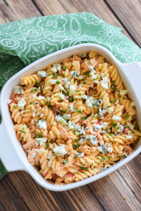 Buffalo Chicken Pasta Salad Buffalo Pasta, Buffalo Chicken Pasta Salad, Cookout Menu, Chicken Pasta Salad Recipes, Foodgawker Recipes, Crab Salad Recipe, Easy Buffalo Chicken, Buffalo Chicken Pasta, Chicken Pasta Salad