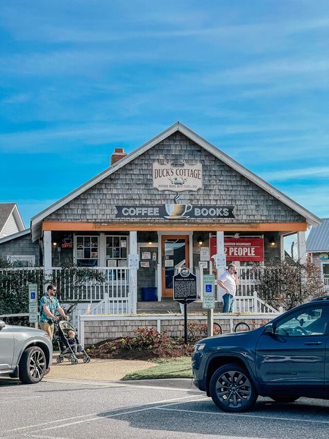 front of coffee shop in outer banks Outer Banks Aesthetic House, North Carolina Coffee Shops, Outer Banks House Aesthetic, Beach Town Coffee Shop, North Carolina Coast Aesthetic, Outer Banks Trip, Wilmington North Carolina Houses, Outerbanks North Carolina Aesthetic, Outer Banks Nc Aesthetic