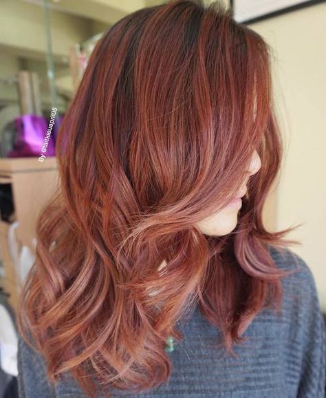 Shades of Red Hair – 40 Red Hair Color Ideas for 2019 Light Red Hair Color, Warm Red Hair, Light Red Hair, Red Hair Color Ideas, Dark Red Hair Color, Auburn Balayage, Shades Of Red Hair, Aveda Hair, Dark Red Hair