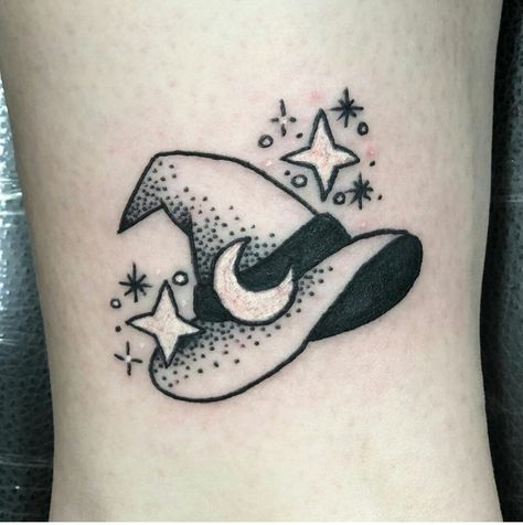 Simple Witch Hat Tattoo, Witch Sister Tattoos, Cute Witch Tattoo, Ghost With Witch Hat Tattoo, Witch Hat Tattoo Ideas, Witch Flash Tattoo, Minimalist Witch Tattoo, Tattoos Snowflake, Witch Hat Tattoo