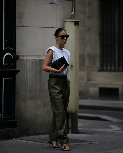 Sophia Roe, Impatiently Waiting, Pernille Teisbaek, Wearing Color, Shoulder Muscles, Frankie Shop, Muscle T Shirts, Street Style Paris, Muscle Tee