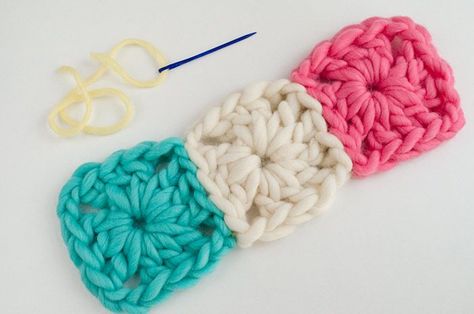 Joining Granny Squares, Crochet Blocks, Crochet Things, Crochet Square Patterns, Crochet Diy, Crochet Motifs, Granny Square Crochet Pattern, Crochet Instructions, Yarn Projects