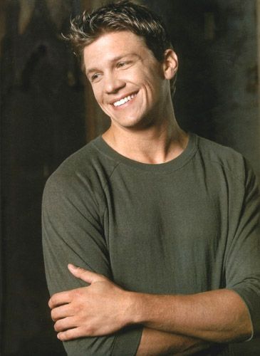 Mens Smile, Marc Blucas, Blueberry Farm, James Marsters, Buffy Summers, Operation Christmas, Alyson Hannigan, Sarah Michelle Gellar, First Daughter