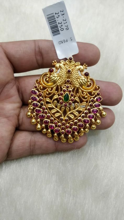 Gold Stone Pendant Designs, Papidi Billa, Gold Jhumka, Pendant Designs, Simple Gold Earrings, Gold Pendent, Gold Jhumka Earrings, Black Beads Mangalsutra Design, New Gold Jewellery Designs