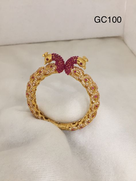 Woman Bracelets, Kada Bangles, South Indian Bridal Jewellery, Gold Jewels Design, Art Jewelry Design, Bridal Diamond Jewellery, Mangalsutra Designs, Bridal Jewelry Collection, Jeweled Earrings