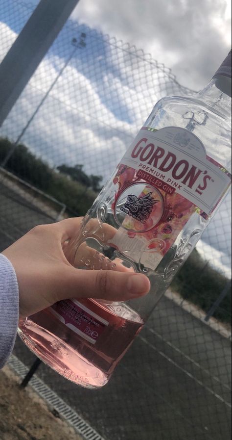 #gordon #gin #drinks #drinking #alcohol #pink #summer #summerdrink #summerstyle Gordons Gin, Gordon's Gin, Gin Drinks, Drinking Alcohol, Light Beer, Coors Light, Coors Light Beer Can, Home Pictures, Pink Summer