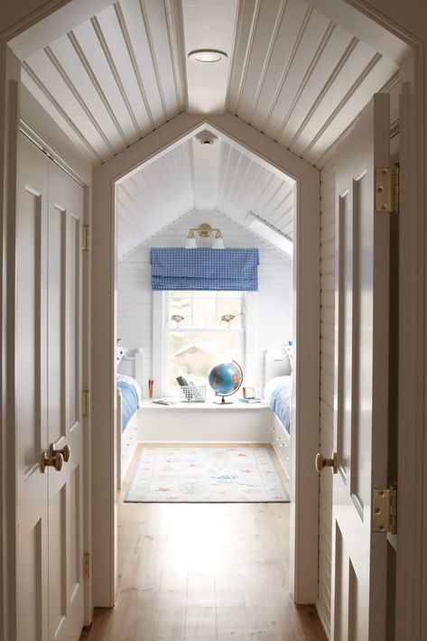 Read This Before You Finish Your Attic - This Old House Attic Master Suite, Attic Room Ideas, Attic Office, Attic Bedroom Designs, Finished Attic, Attic Playroom, Attic Conversion, Attic Stairs, Attic Design