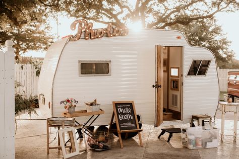 Photo Camper Booth, Camper Photography Studio, Caravan Photo Booth, Photobooth Trailer, Photobooth Camper, Vintage Camper Photo Booth, Photo Camper, Photo Booth Camper, Wedding Outline