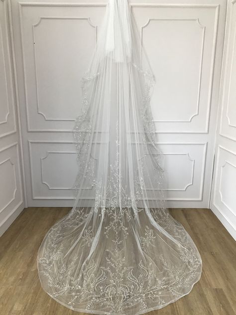 Wedding Veils Floor Length, Over The Face Veil, Long Wedding Veils, Veil Fashion, Long Veils Bridal, Wedding Veil Long, Veil Dress, Long Veil Wedding, Cathedral Bridal Veils