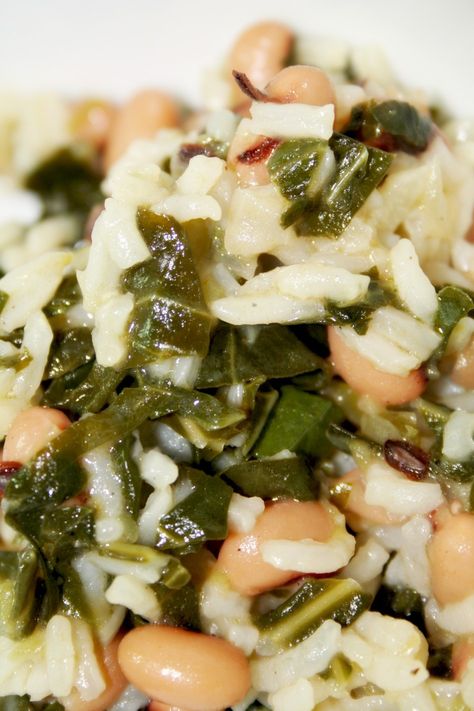 Hoppin’ John (Black-eyed Peas and Rice with Collard Greens) | Spice or Die Hoppin John Recipe, Peas And Rice, Blackeyed Peas, Black Eyed Peas Recipe, Hoppin John, Peas Recipe, Rice And Peas, Pea Recipes, How To Cook Rice