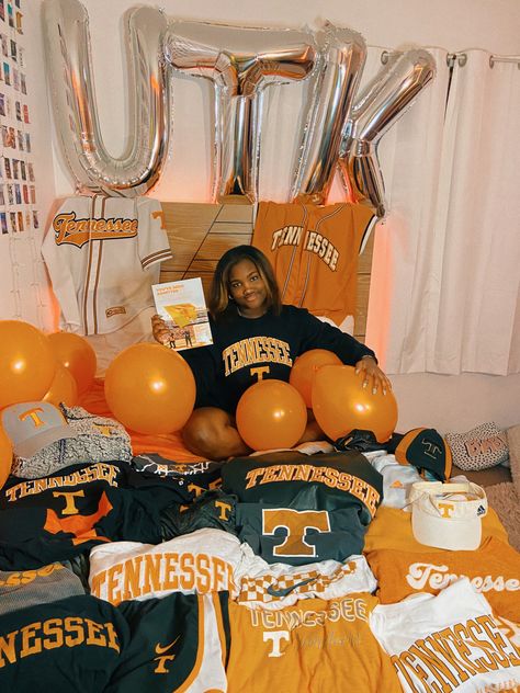 Tennessee Bed Party, University If Tennessee, Utk College Aesthetic, University Tennessee Knoxville, Utk Dorm Room University Of Tennessee, Tennessee Graduation Party, Tennessee University Aesthetic, University Of Tennessee Graduation Party, Vols Aesthetic