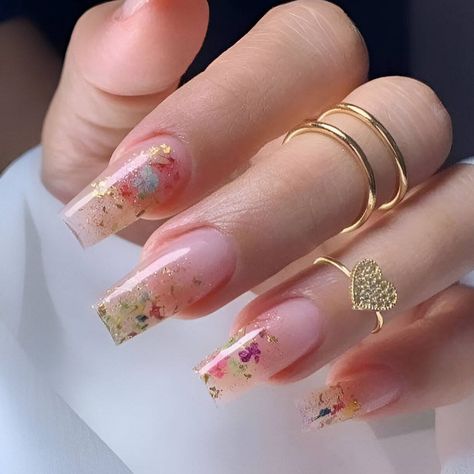 30 Gorgeous Clear Glass Nail Ideas You Can DIY At Home Clear Acrylic Nails, Blush Nails, Glass Nails, Pink Acrylic Nails, Clear Nails, Dream Nails, Pretty Acrylic Nails, Chic Nails, Summer Nail