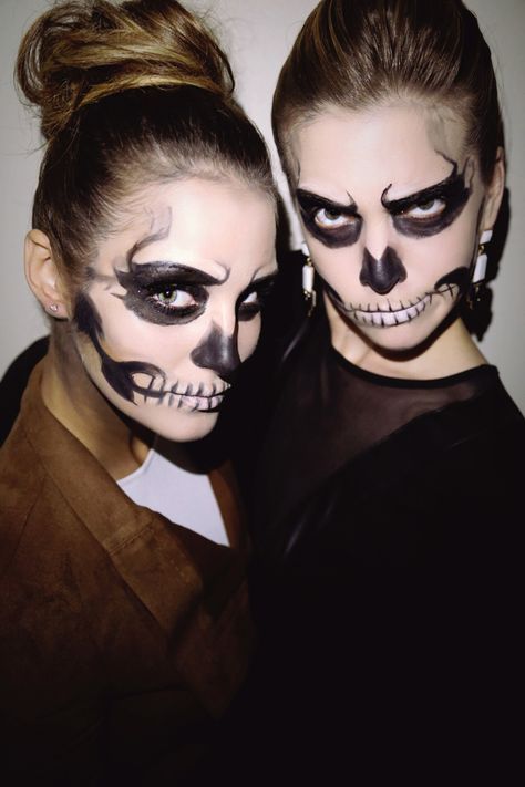 Last-Minute Halloween Makeup: Glam Skeleton — genius by Nichole Ciotti Easy Skeleton Makeup, Skeleton Makeup Tutorial, Halloween Skeleton Makeup, Maquillage Halloween Simple, Makeup Zombie, Halloween Sugar Skull, Halloweenský Makeup, Halloween Make-up Looks, Sugar Skull Halloween