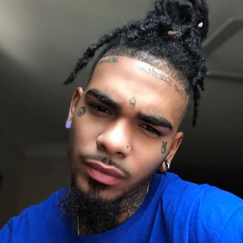 Face Tats Men, Dark Skin Men With Tattoos, Tats Men, Fine Dark Skin Men With Tattoos, Hot Black Guys With Dreads, Darkskinboys Dreads, Darkskin Tatted Boy, Wattpad Characters, Face Tats