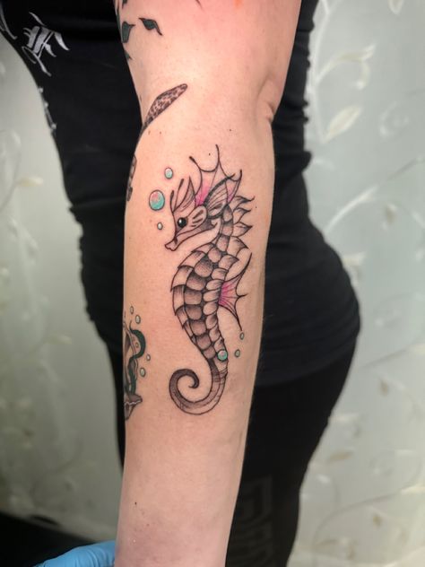 Seahorse Tattoos For Women, Seahorse Tattoos, Aquatic Tattoo, Sea Tattoos, Ocean Theme Tattoos, Beachy Tattoos, Seahorse Tattoo, Shell Tattoos, Turtle Tattoo Designs