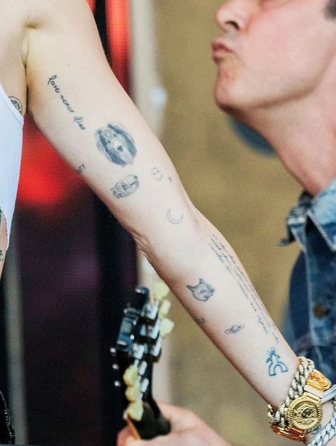 Miley Cyrus Dog Tattoo, Miley Cyrus Arm Tattoo, Mikey Cyrus Tattoos, Miley Cyrus Birthday, Miley Tattoos, Miley Cyrus Tattoos, Birthday 27, Miley Cyrus News, Australian Tattoo