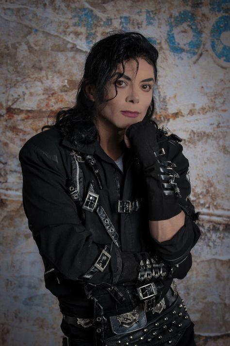 Michael Jackson Look Alike, Michael Jackson Painting, Michael Jackson Impersonator, Michael Jackson Neverland, Michael Jackson Bad Era, Michael Jackson Gif, Michael Jackson Bad, Michael Jackson Pics, King Of Pops