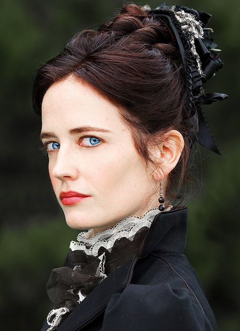 Penny Deadfull's Vanessa Ives Eva Green Penny Dreadful, Vanessa Ives, Film Costumes, Female Faces, Crazy Women, Women Ideas, Bond Girls, Penny Dreadful, Kingdom Of Heaven