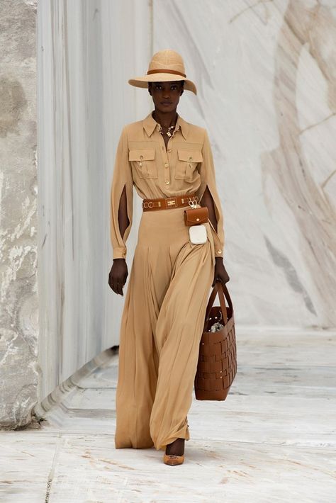 Elisabetta Franchi Spring Summer 2022 Fashion Show Safari Outfits, 2022 Fashion Show, Shirt Style Tops, Dark Autumn, Maxi Shirts, Milano Fashion Week, Safari Style, Spring Summer 2022, 2022 Fashion