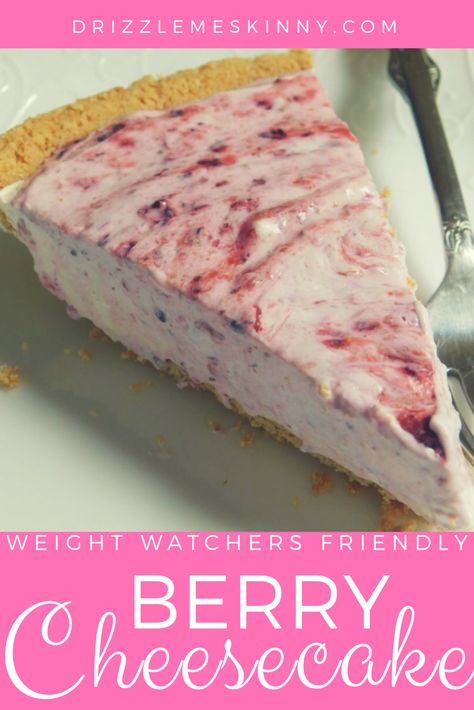 Low Cal Deserts Easy, Weight Watchers Strawberry Cheesecake, Low Calorie Berry Desserts, Ww Pies, Ww Cheesecake, Low Calorie Desserts Easy, Weight Watchers Cheesecake, Weight Watchers Dessert Recipes, Smart Points Recipes