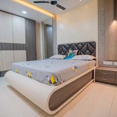 Luxurious bedroom designed by nabh design & associates nabh design & associates modern style bedroom silver/gold white | homify Ply Bed Design, Plywood Bed Designs, Luxurious Bedroom Design, Bad Room Design, Wardrobe Interior, Beautiful Bedroom Decor, Modern Style Bedroom, Home Door Design, Bed Design Modern