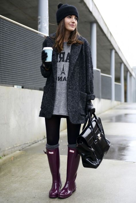 How To Wear Rain Boots, Rain Boot Outfit, Cute Rain Boots, Hunter Boots Outfit, Coat Outfit, Trendy Street Style, Looks Street Style, Street Style Winter, Fashion Weeks