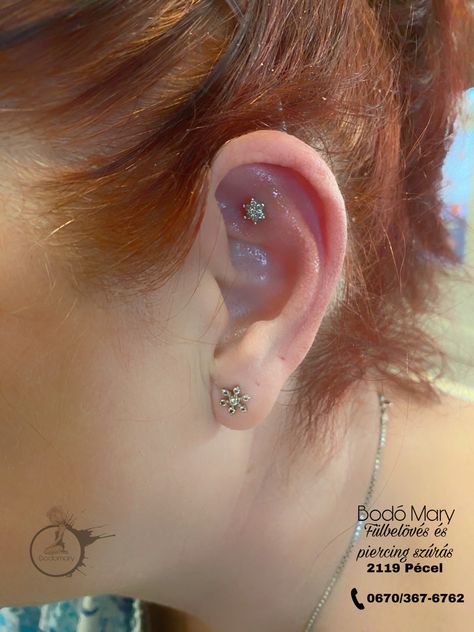 Flat/Shen men piercing szúrás gyorsan, pontosan, kíméletesen. #piercing #flatpiercing #shenmenpiercing #ezotéria #pécelen #nails_and_piercings_by_mary Shen Men Ear Piercing, Shen Men Piercing, Men Ear Piercing, Men Piercing, Minimalist Ear Piercings, Men's Piercings, Ear Piercing, Skin Art, Jewelry Inspo