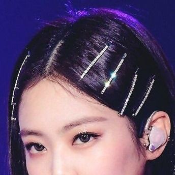 Kpop Hair, Hair Color Pastel, Penteado Cabelo Curto, Glitter Hair, Grunge Hair, Blackpink Photos, Blackpink Fashion, Kpop Aesthetic, Blackpink Jennie