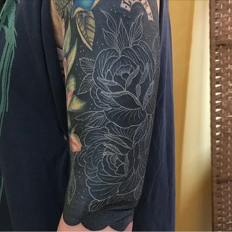 483 Likes, 8 Comments - Aaron Dear (@adear_tattoo) on Instagram: “Did some white line roses over a blacked out arm by my good friend @bendaviestattooer on Erika…” White Over Black Tattoo, Wrist Tattoo Cover Up, All Black Tattoos, Tattoos Simple, White Tattoos, Black Tattoo Cover Up, Tattoos Black, Black White Tattoos, Blackout Tattoo