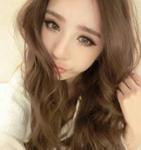 Hair color Milky Brown Hair, Romantic Gyaru, Tan Asian, Hair Lights, Gyaru Style, Hair Color Asian, Hazel Green, Tanned Skin, Different Hair Colors