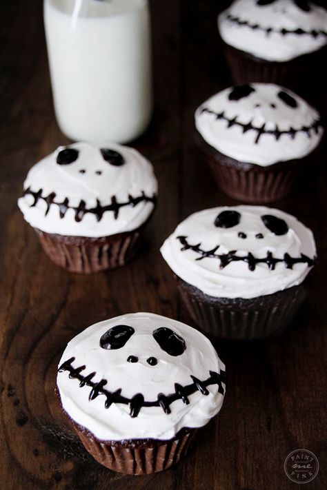 Jack Skellington Cupcakes - Paint Me Pink Hallowe’en Cupcakes, Eye Ball Cupcakes, Halloween Desserts Cupcakes, Jack Skellington Cupcakes, October Cupcakes, Spooky Cupcake Ideas, Halloween Cupcake Ideas Easy, Halloween Cakes Ideas, Muffin Halloween