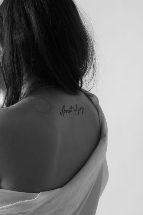 Middle Upper Back Tattoo, Joy Tattoo Ideas, Upper Back Tattoo Women, Back Tattoo Women Upper, Back Piece Tattoo Men, Middle Of Back Tattoo, Back Tattoo For Women, Upper Back Tattoo, Joy Tattoo