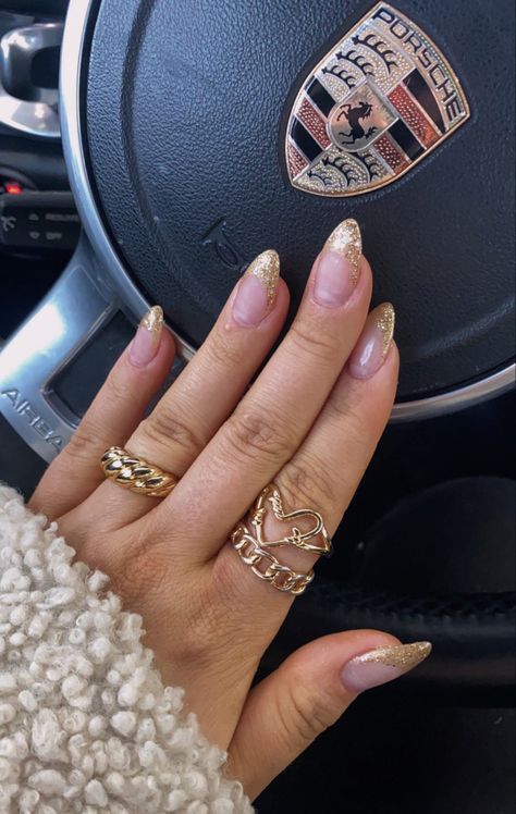 Sparkly Gold Tip Nails, Brown Gold French Tip Nails, French Gold Glitter Nails, Gold Prom Dress Nails, Sparkly Gold French Tip Nails, Gold Glitter French Tip Nails Square, Gold Accent Nails Acrylic, Golden French Tip Nails, Gold French Tip Nails Almond