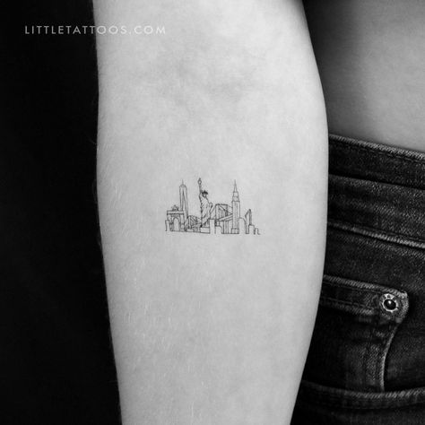 Set of three small NYC skyline temporary tattoos. Size: 1.3 in / 3.4 cm (width) Simple Nyc Tattoo, Nyc Tatoos, Philly Tattoo Ideas, New York Inspired Tattoo, Sticker Tatoos, New York Tattoo Ideas, Nyc Tattoo Ideas, Nyc Skyline Tattoo, Tattoo New York