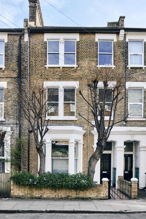 London House Exterior, Terrace House Garden, London Real Estate, Townhouse Garden, Estate Interior, London Townhouse, London House, Victorian Terrace, Classic Architecture